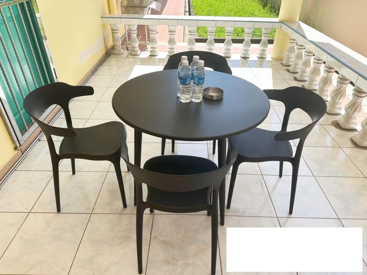 Ling'S Homestay Мири Экстерьер фото